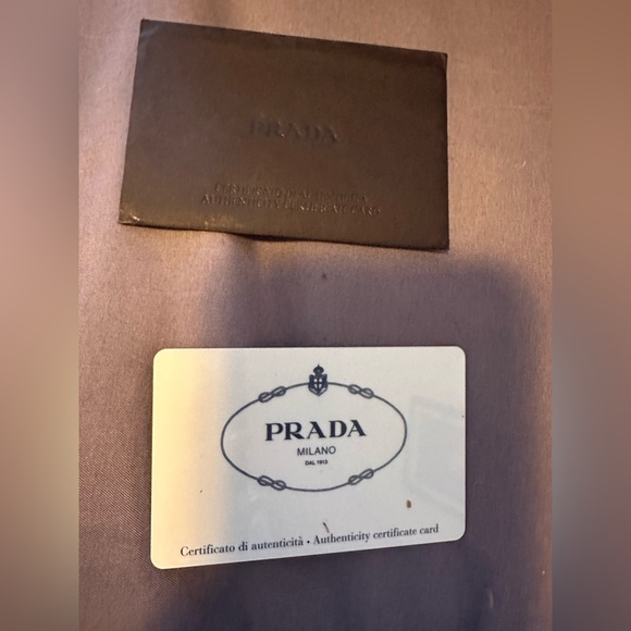 Prada Saffiano Women's Bag - Picture 12 of 13